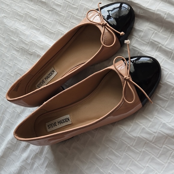 Steve Madden Cherish Cream and Black Flats Low Block Heel with Bow Accent - Picture 6 of 10